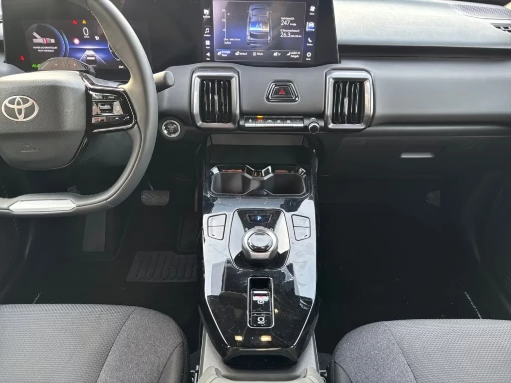 Toyota Urban Cruiser EV 61kWh TEAMPLAYER CAMERA | Mobile.bg � ����������� 6