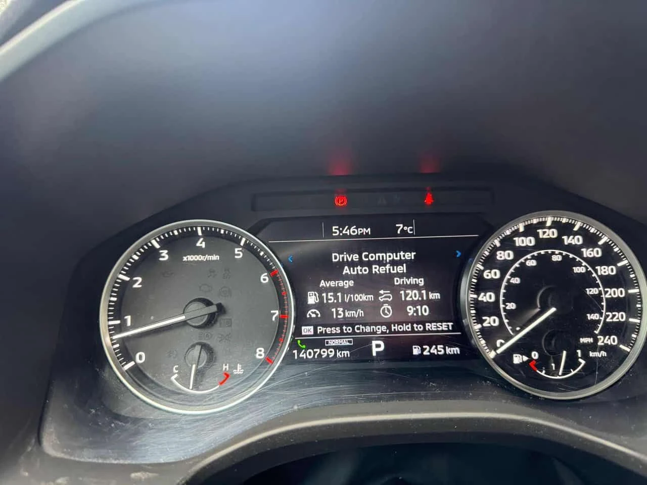 Mitsubishi Outlander * ES * ЛИЦЕНЗИРАН АВТОМОБИЛ * ПОДГРЕВИ , снимка 8 - Автомобили и джипове - 54643504