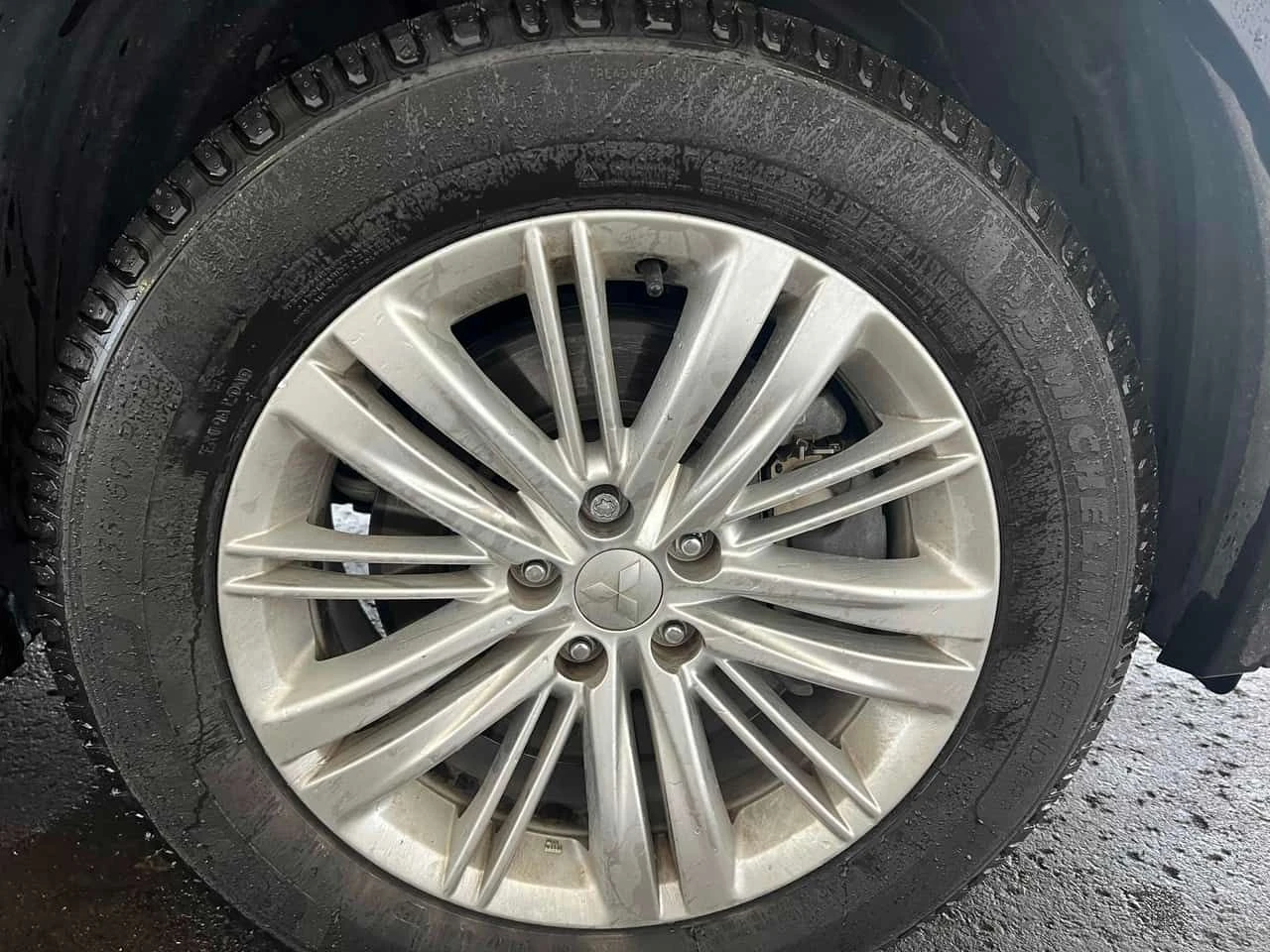 Mitsubishi Outlander * ES * ЛИЦЕНЗИРАН АВТОМОБИЛ * ПОДГРЕВИ , снимка 16 - Автомобили и джипове - 54643504