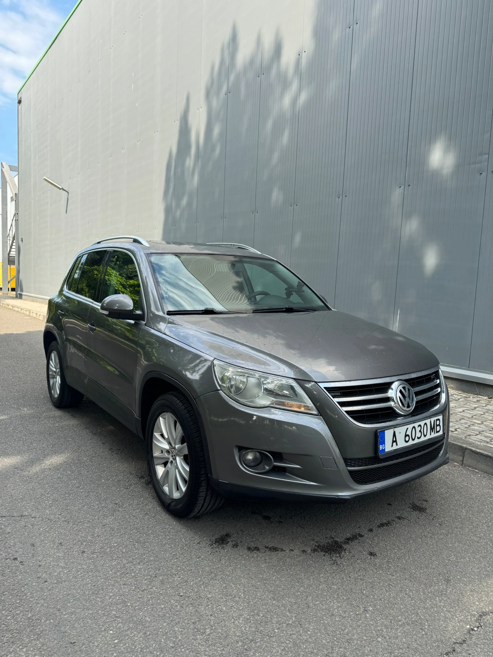 VW Tiguan 2.0, снимка 8 - Автомобили и джипове - 54814194