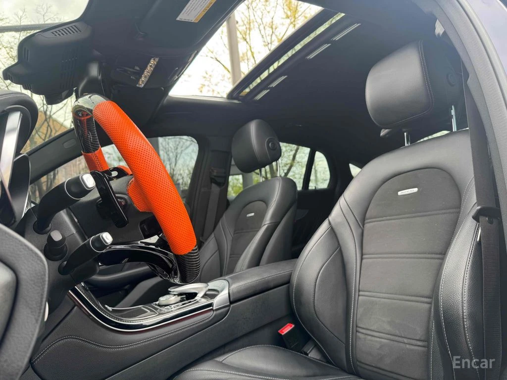 Mercedes-Benz GLC 63 AMG 4MATIC* BURMESTER* ДИСТРОНИК* 360КАМЕРА* LANE* ASS, снимка 14 - Автомобили и джипове - 54934144