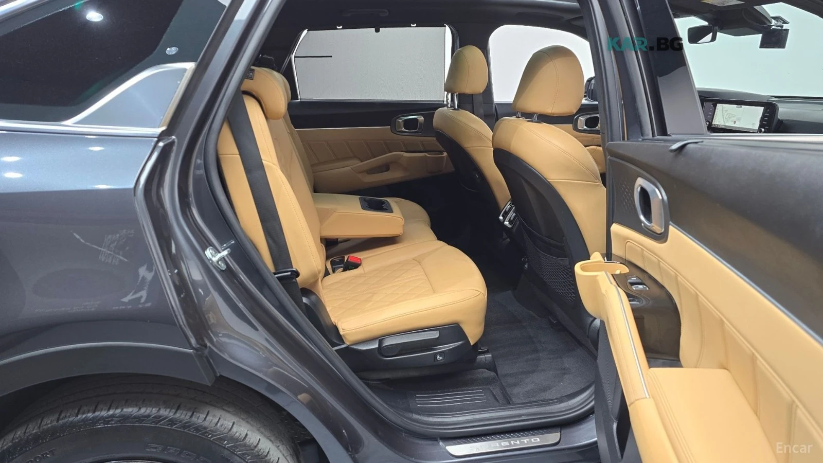 Kia Sorento * 360* ПАНО* KEYLESS* Camera* ПОДГРЕВ* , снимка 12 - Автомобили и джипове - 55133482
