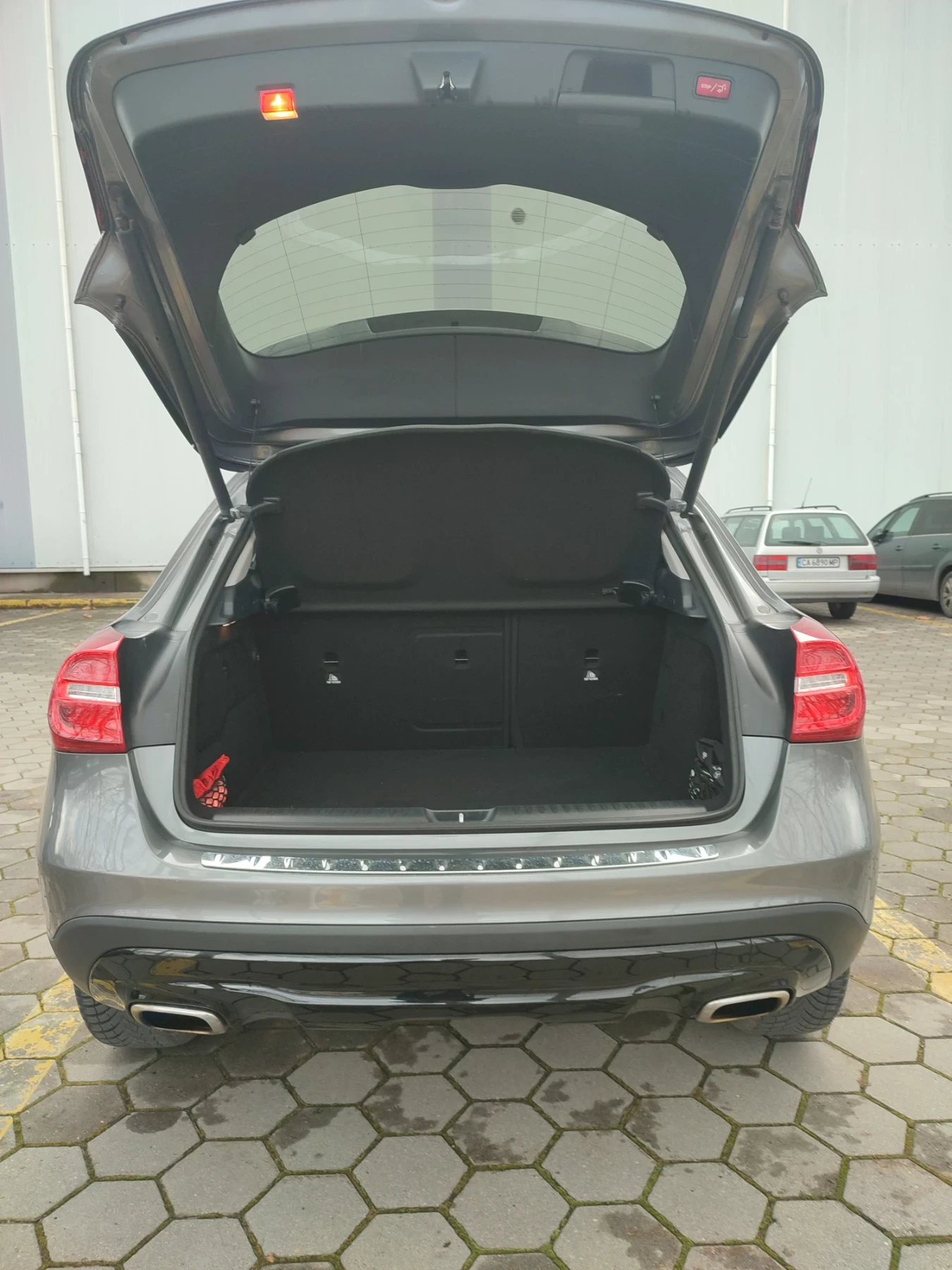 Mercedes-Benz GLA 200, снимка 9 - Автомобили и джипове - 55832995