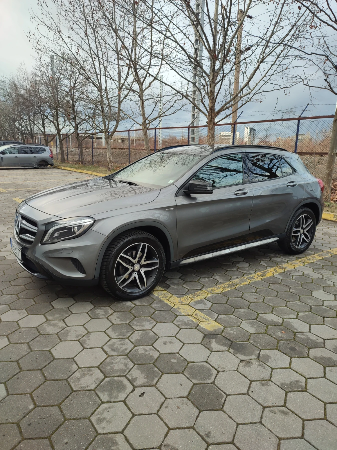 Mercedes-Benz GLA 200