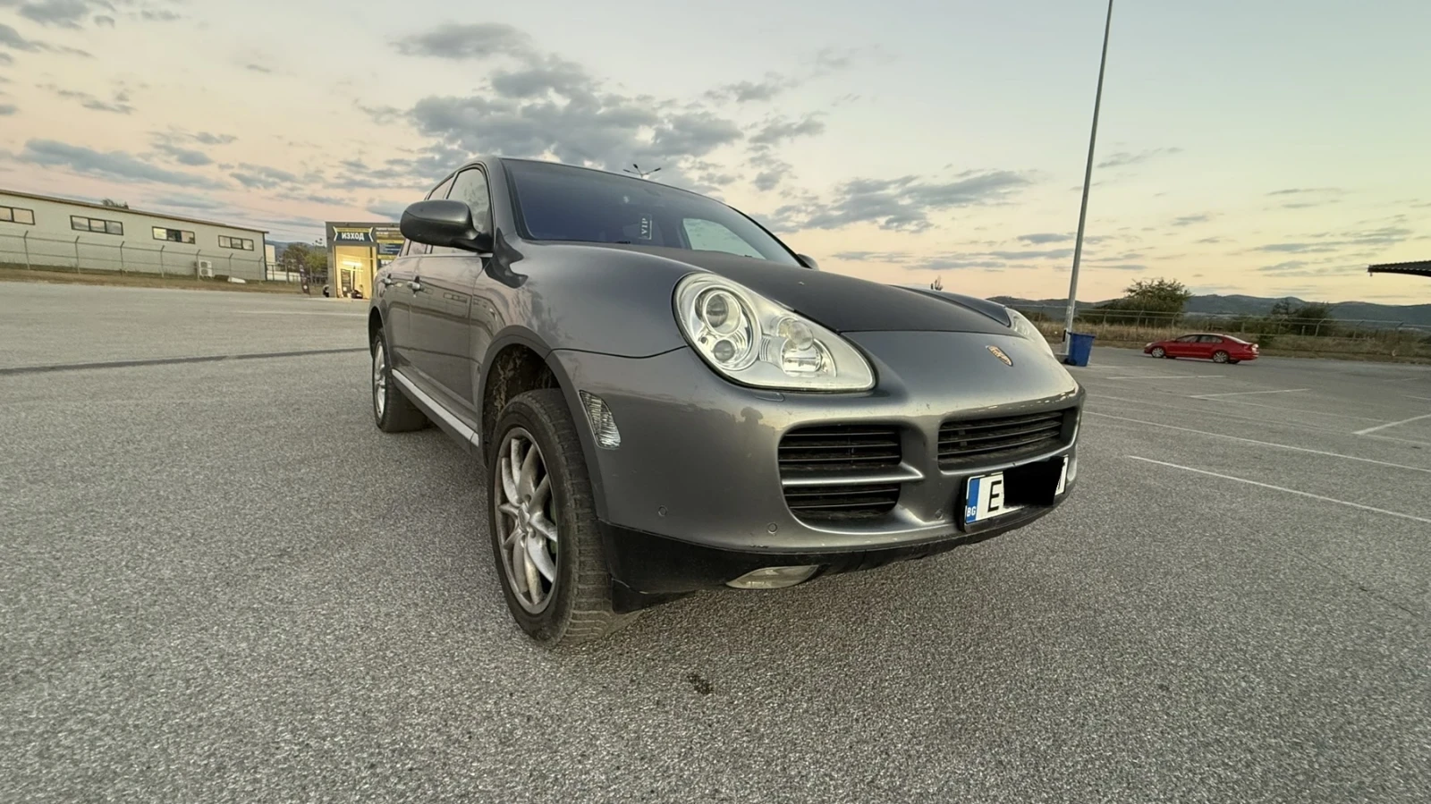 Porsche Cayenne 4.5 Газ-Бензин, снимка 2 - Автомобили и джипове - 56135773