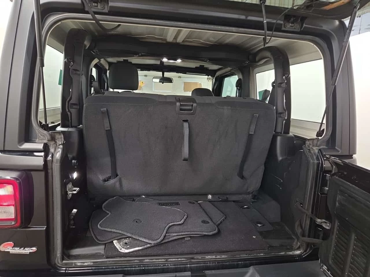 Jeep Wrangler * SPORT * CARFAX * ����� �� ����������� | Mobile.bg � ����������� 13