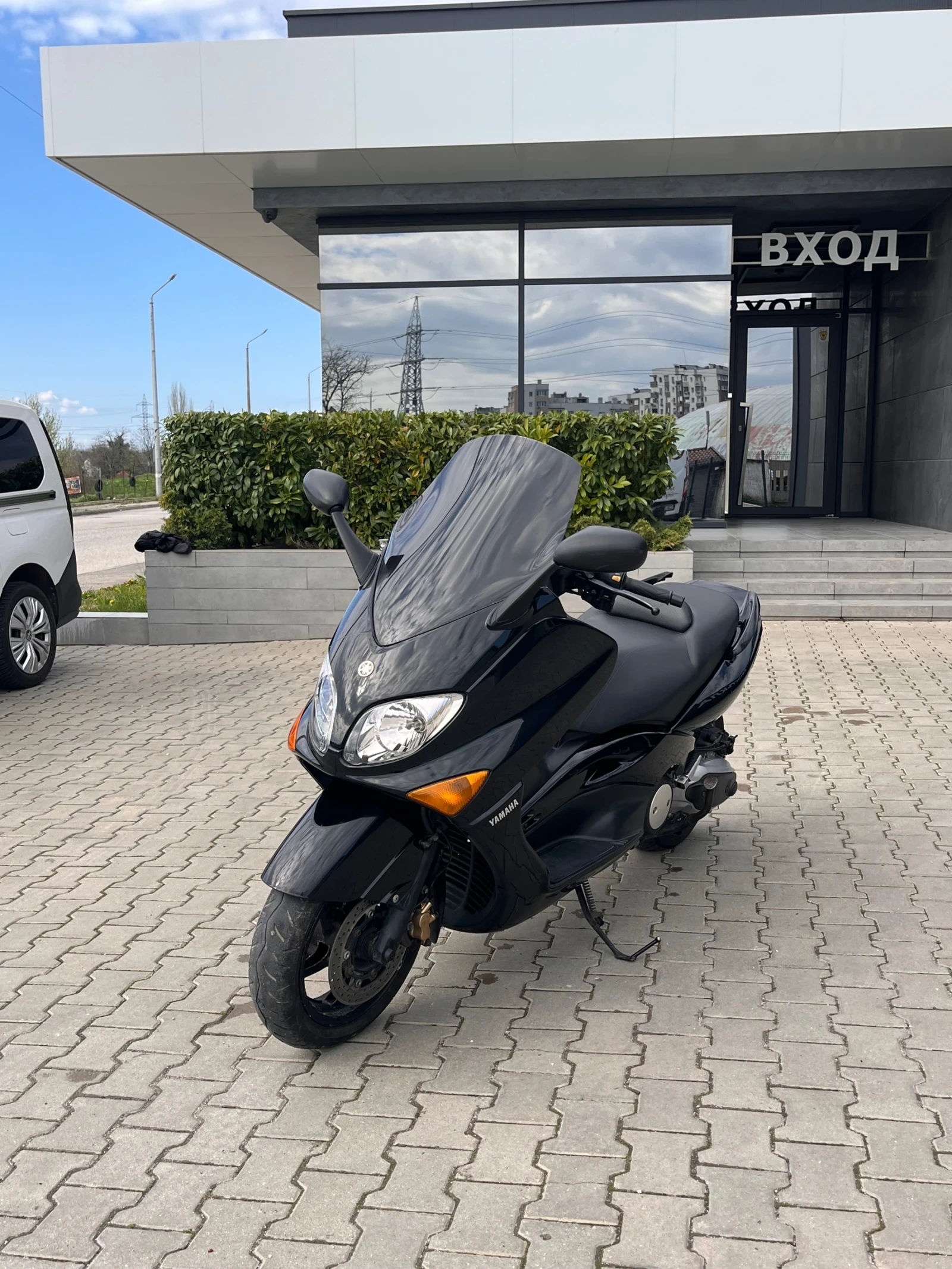 Yamaha T-max