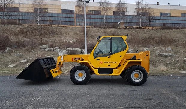 Телескопичен товарач Merlo P 40.9 K   4х4х4, снимка 1 - Селскостопанска техника - 49098670