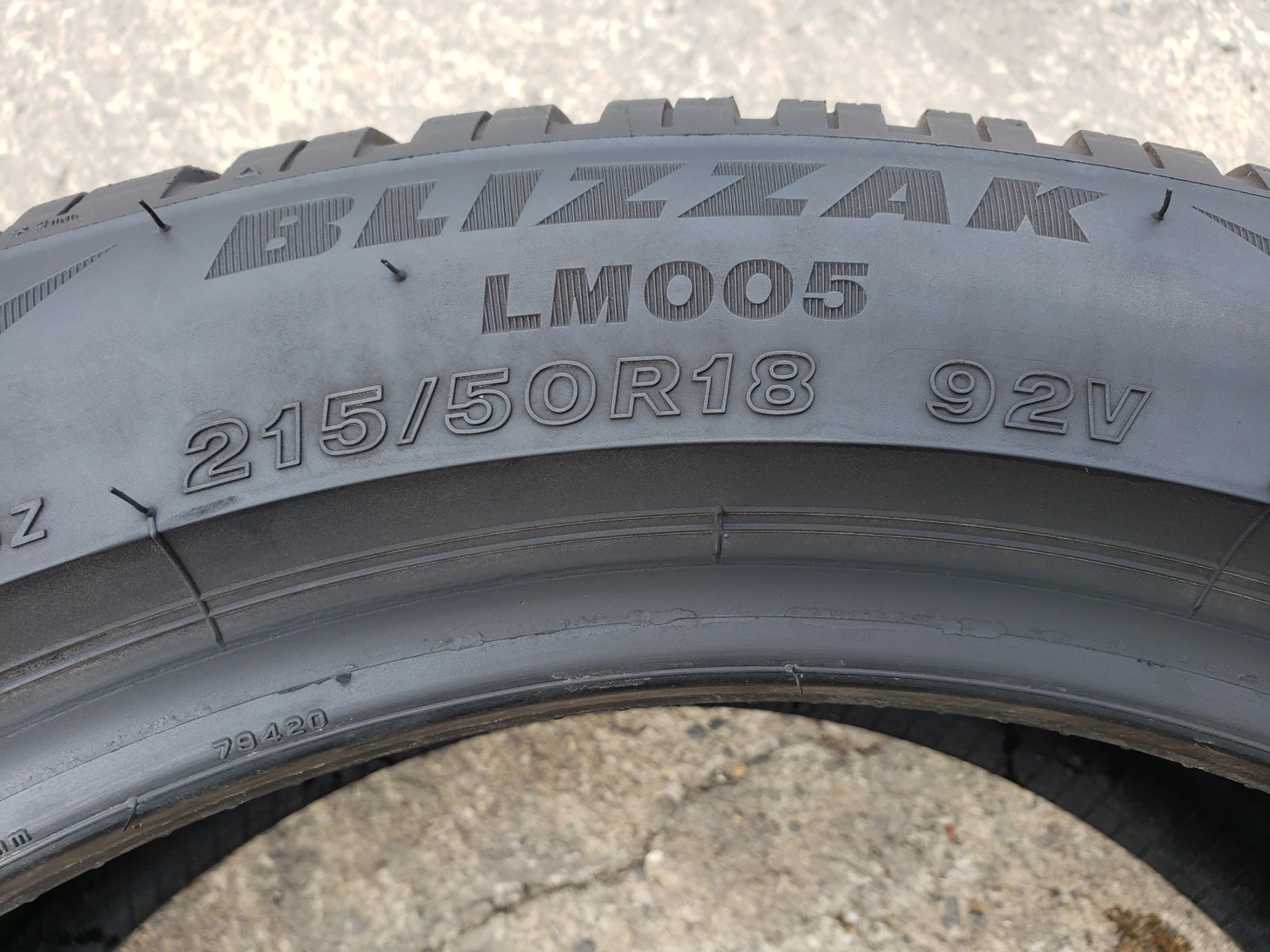 Гуми Зимни 215/50R18, снимка 5 - Гуми и джанти - 56282415
