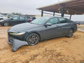 ����� �� �������� �� Hyundai Elantra 2.0L 4 Front-wheel Drive