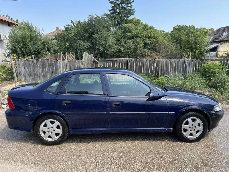 Opel Vectra 2.0, снимка 3 - Автомобили и джипове - 46723879