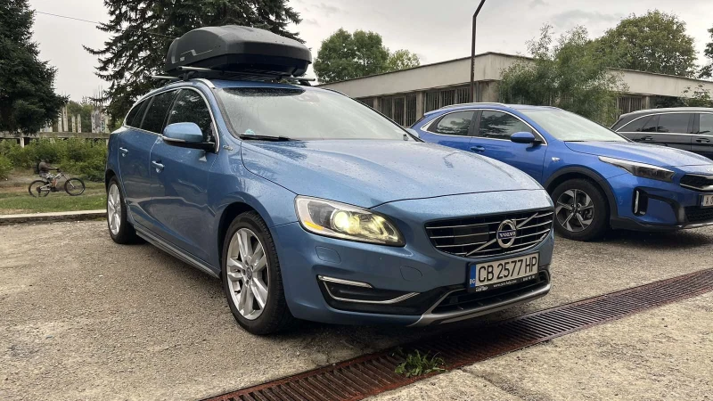 Volvo V60 D6 Summom, снимка 3 - Автомобили и джипове - 47254465