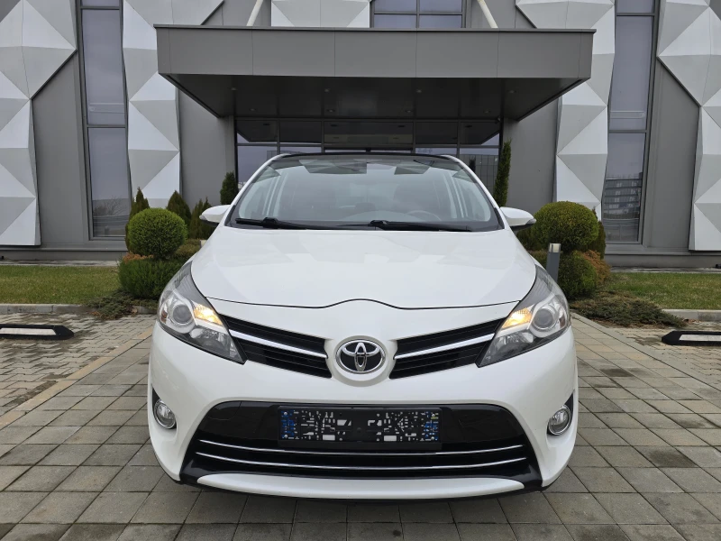 Toyota Verso 1.6i-Premium-NAVI-KAMERA, снимка 2 - Автомобили и джипове - 48236472