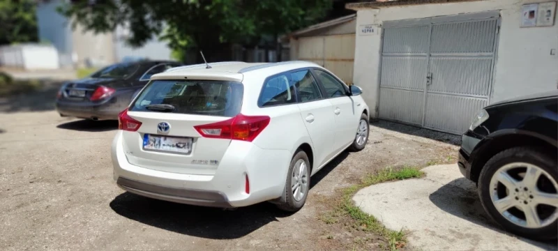 Toyota Auris, снимка 2 - Автомобили и джипове - 49382760