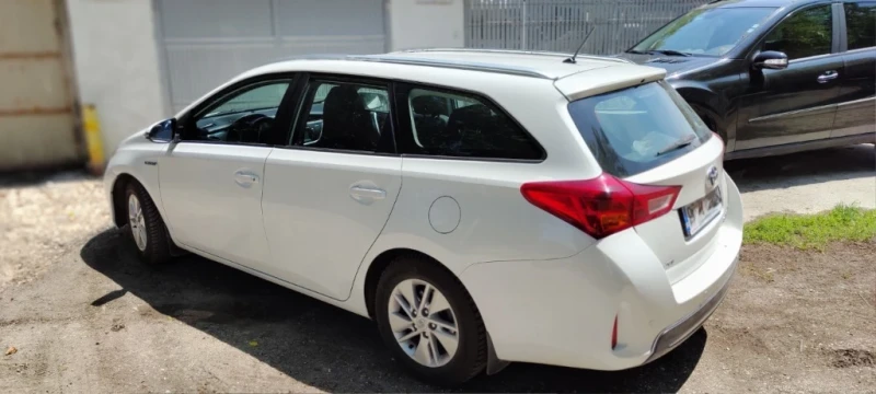 Toyota Auris, снимка 3 - Автомобили и джипове - 49382760