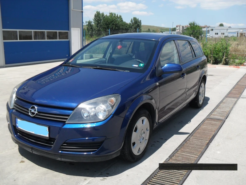 Opel Astra 1, 8i с автопилот, снимка 3 - Автомобили и джипове - 52281245