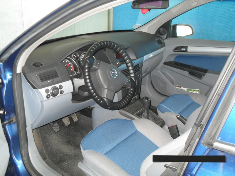 Opel Astra 1, 8i с автопилот, снимка 9 - Автомобили и джипове - 52281245