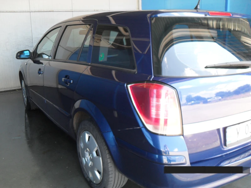 Opel Astra 1, 8i с автопилот, снимка 8 - Автомобили и джипове - 52281245