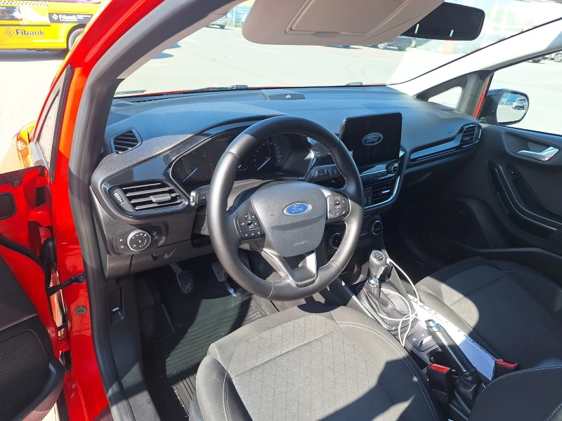 Ford Fiesta Activ, снимка 7 - Автомобили и джипове - 52881588