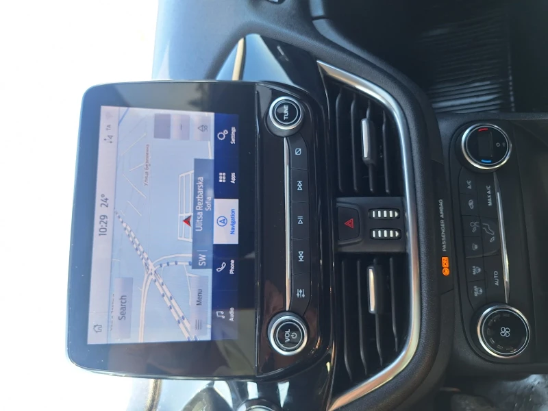 Ford Fiesta Activ, снимка 10 - Автомобили и джипове - 52881588