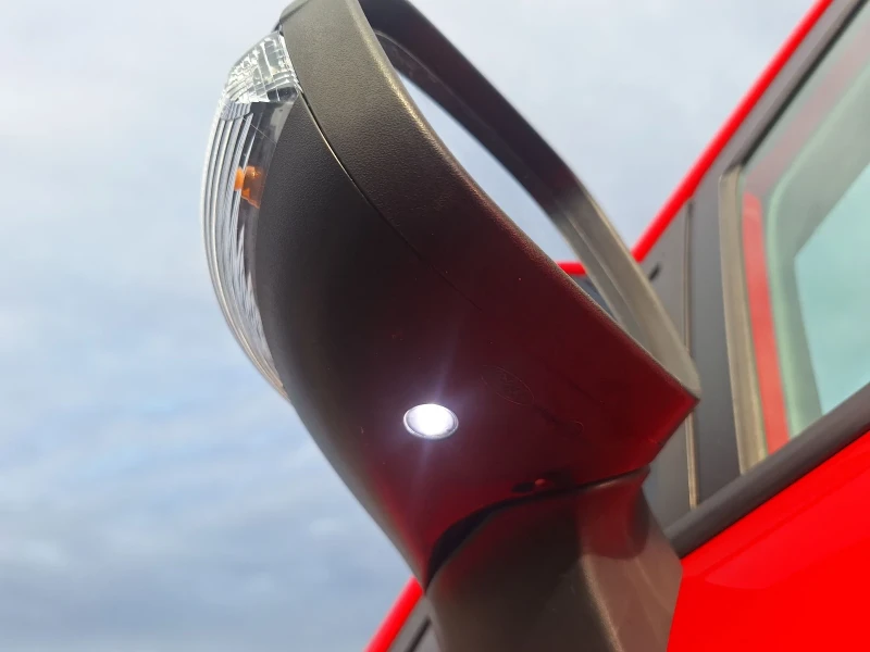 Ford Fiesta Activ, снимка 7 - Автомобили и джипове - 52881588