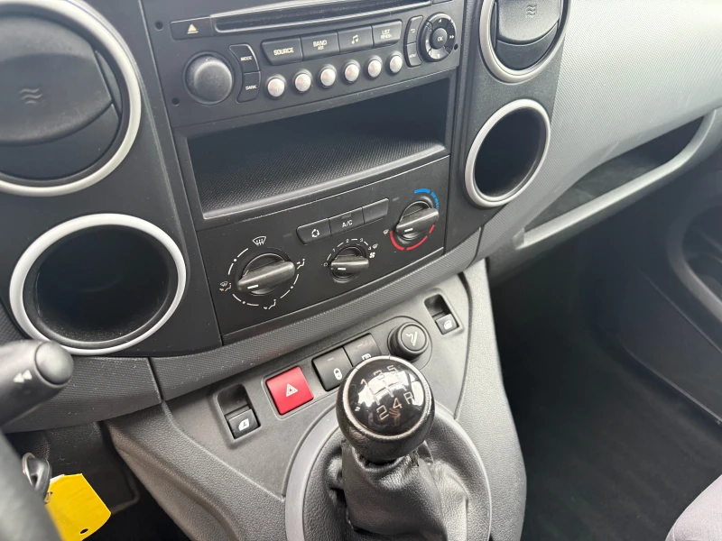 Peugeot Partner 1.6HDI Климатик Euro 5b, снимка 12 - Автомобили и джипове - 52703738