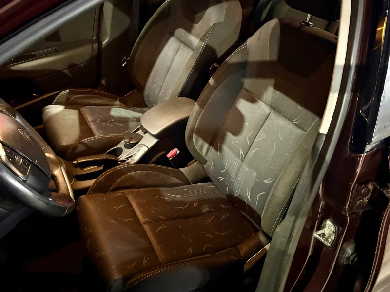 Citroen C4 1.6i, снимка 8 - Автомобили и джипове - 52909968