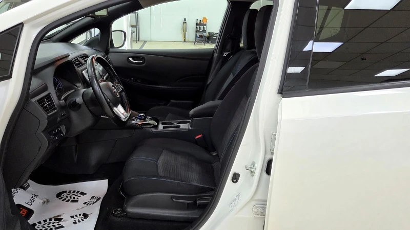 Nissan Leaf , снимка 8 - Автомобили и джипове - 53048668