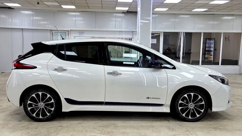 Nissan Leaf , снимка 2 - Автомобили и джипове - 53048668