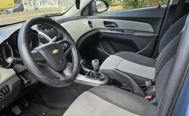 Chevrolet Cruze, снимка 8 - Автомобили и джипове - 53344853