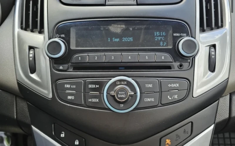 Chevrolet Cruze, снимка 11 - Автомобили и джипове - 53344853