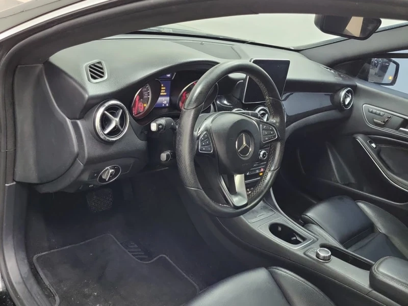 Mercedes-Benz CLA * 250 * CARFAX * ПАНОРАМА* , снимка 9 - Автомобили и джипове - 53454428