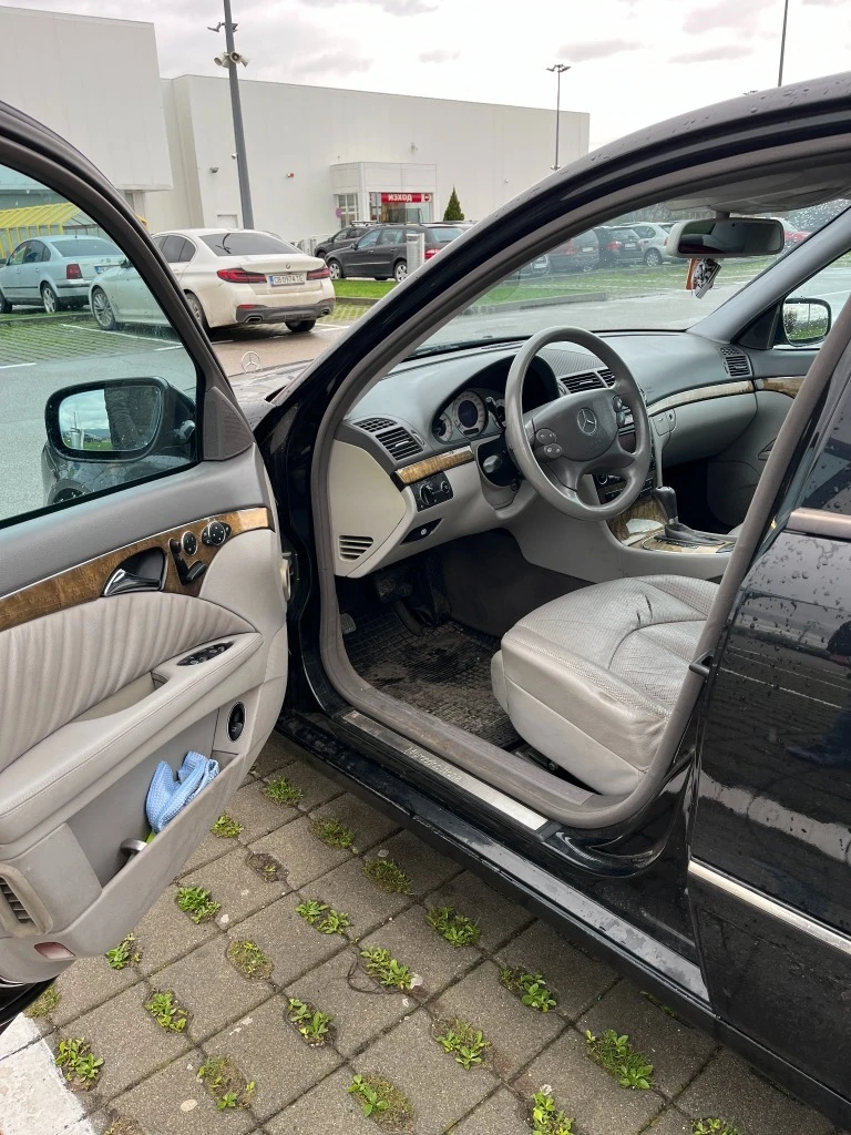 Mercedes-Benz E 350 4 Matic Avantgarde Facelift, снимка 8 - Автомобили и джипове - 55667705