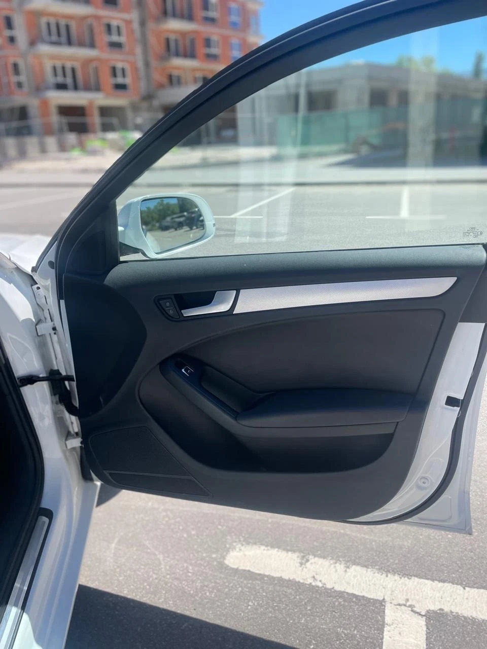 Audi A4 2.0TFSI   10.11 | Mobile.bg   12