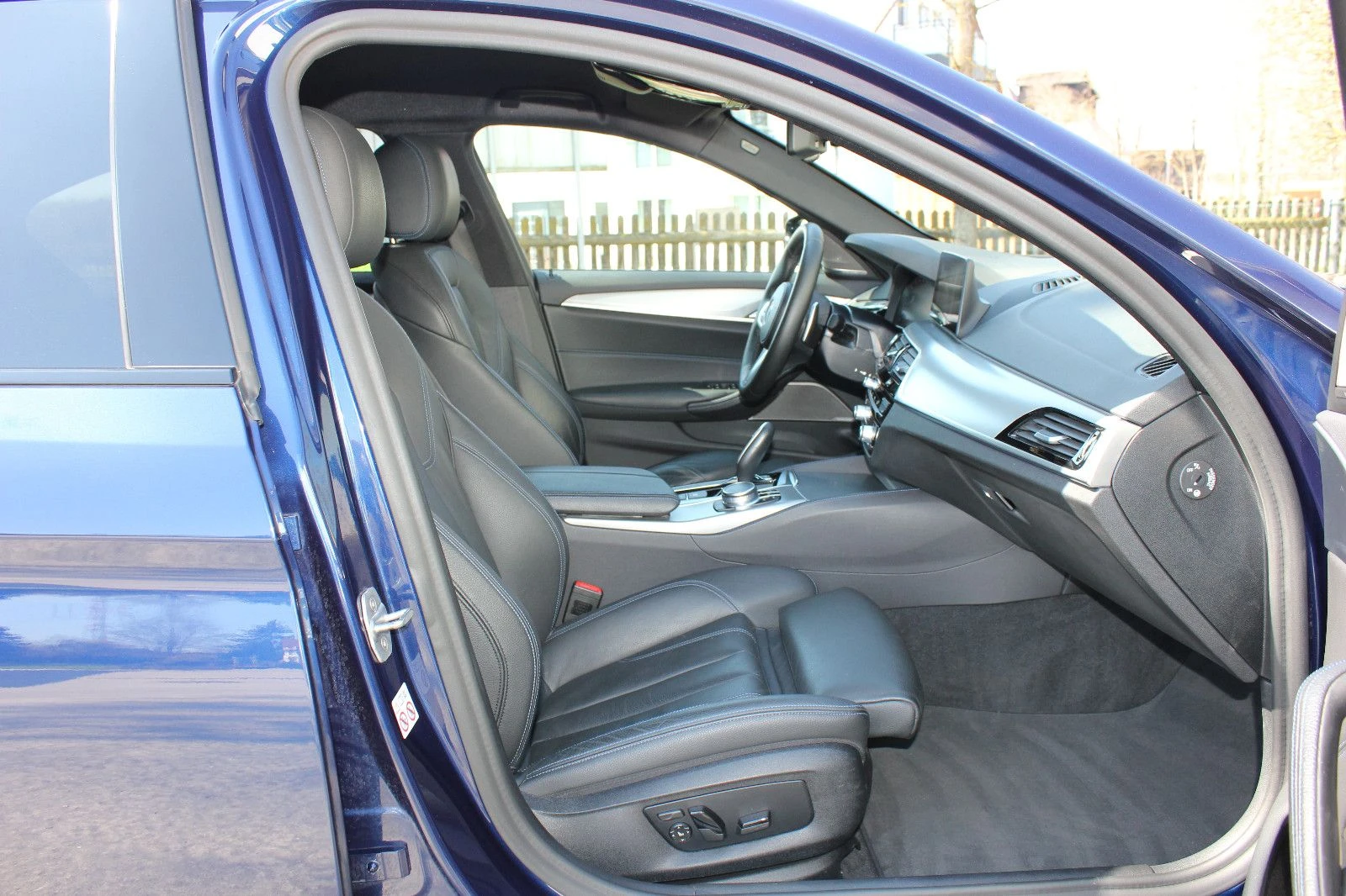 BMW 530E M-SPORTPACK/252HP/360/HEADUP/19"/AMBI/LED/227f | Mobile.bg   12