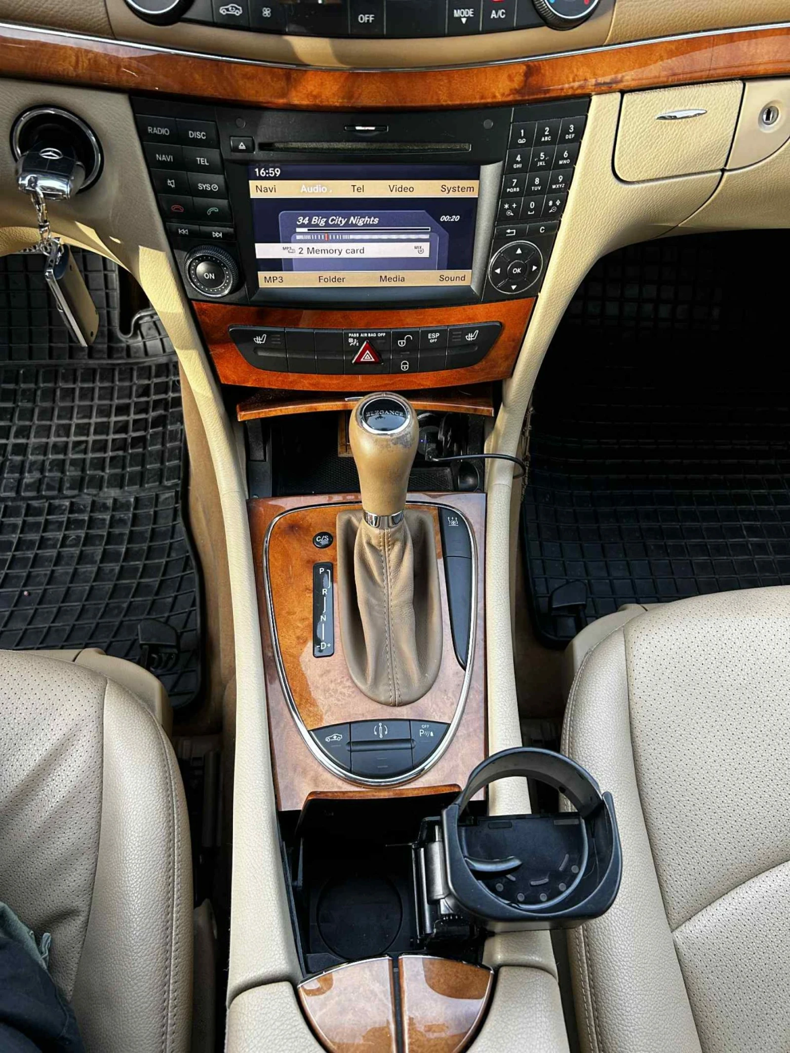 Mercedes-Benz E 280, снимка 16 - Автомобили и джипове - 53918507