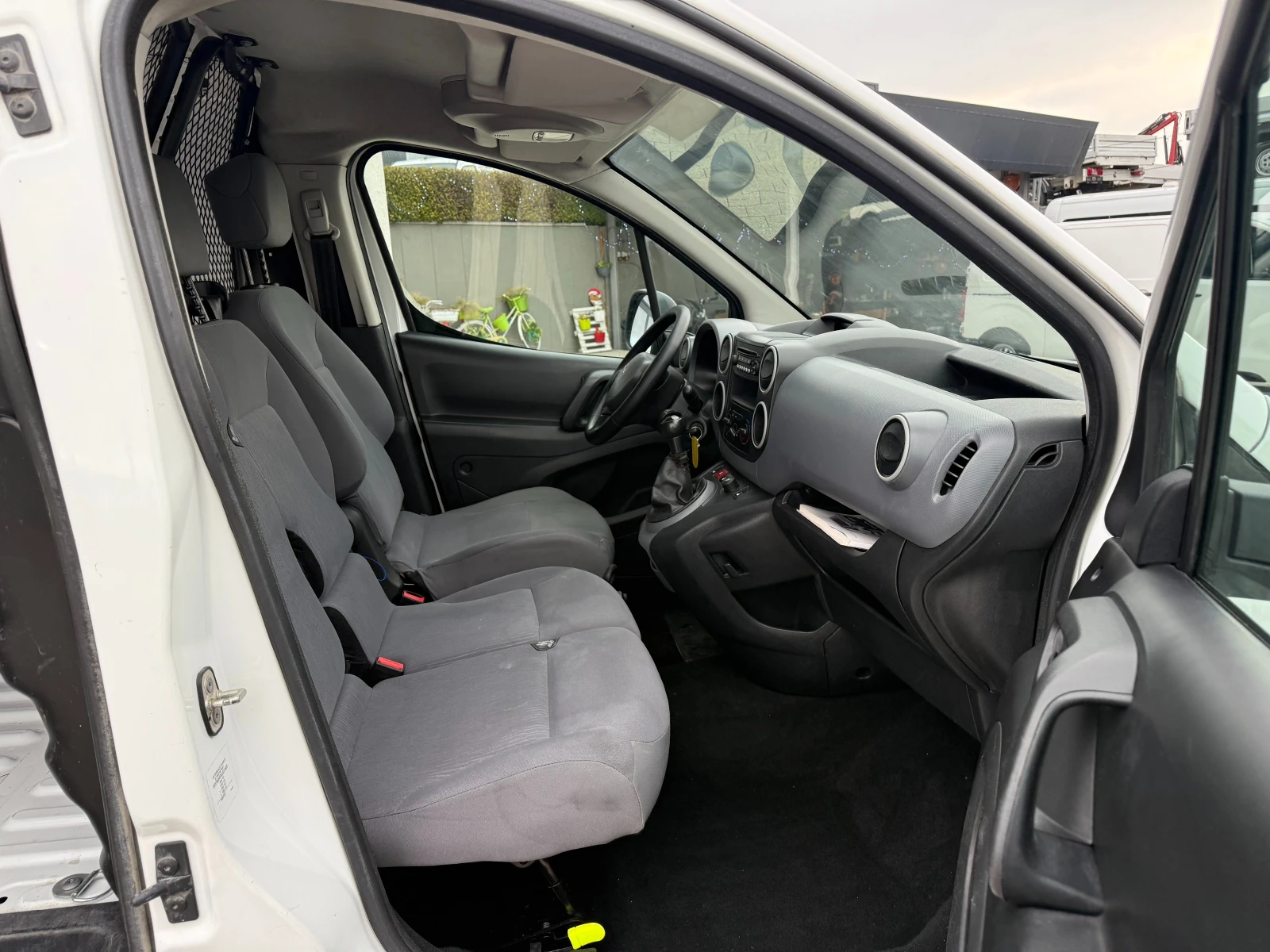 Peugeot Partner 1.6HDI Климатик Euro 5b - изображение 8