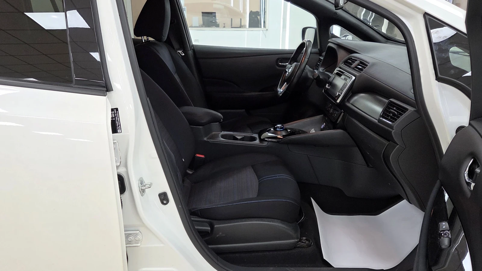 Nissan Leaf   - изображение 10