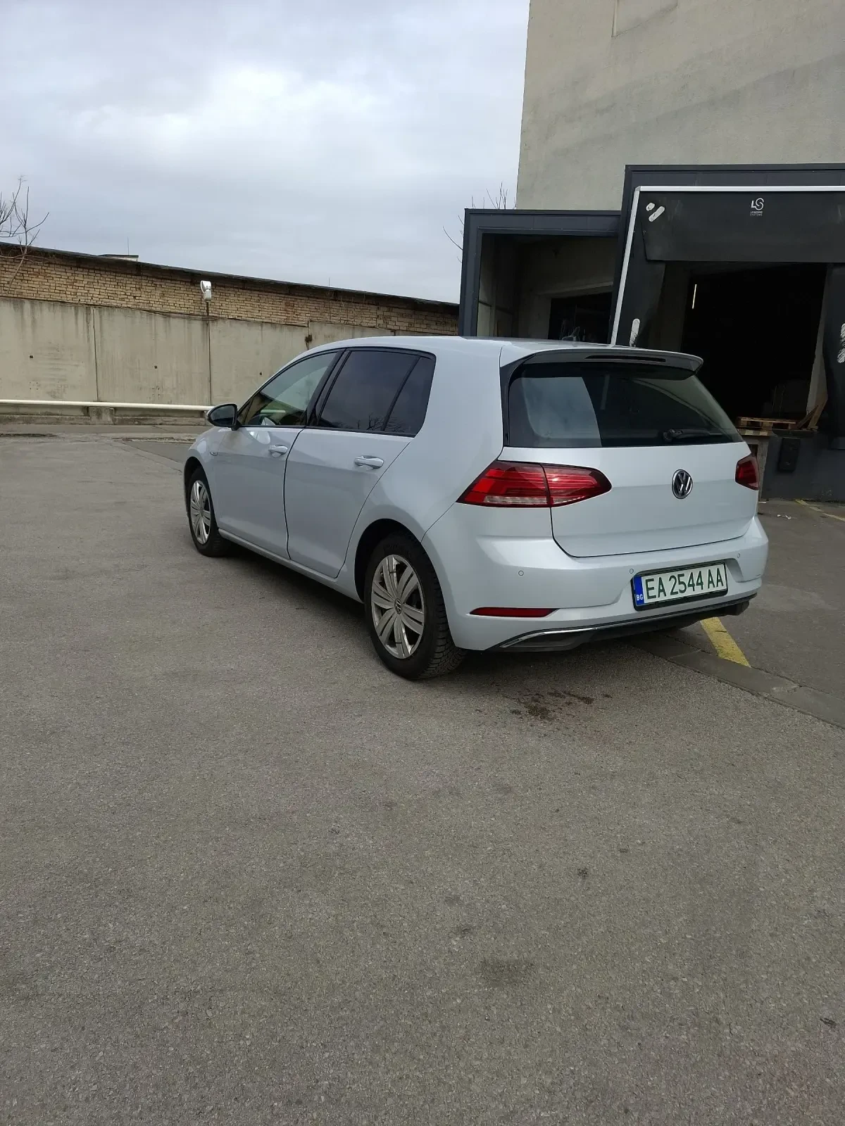 VW Golf 35.6kw, снимка 3 - Автомобили и джипове - 53921902