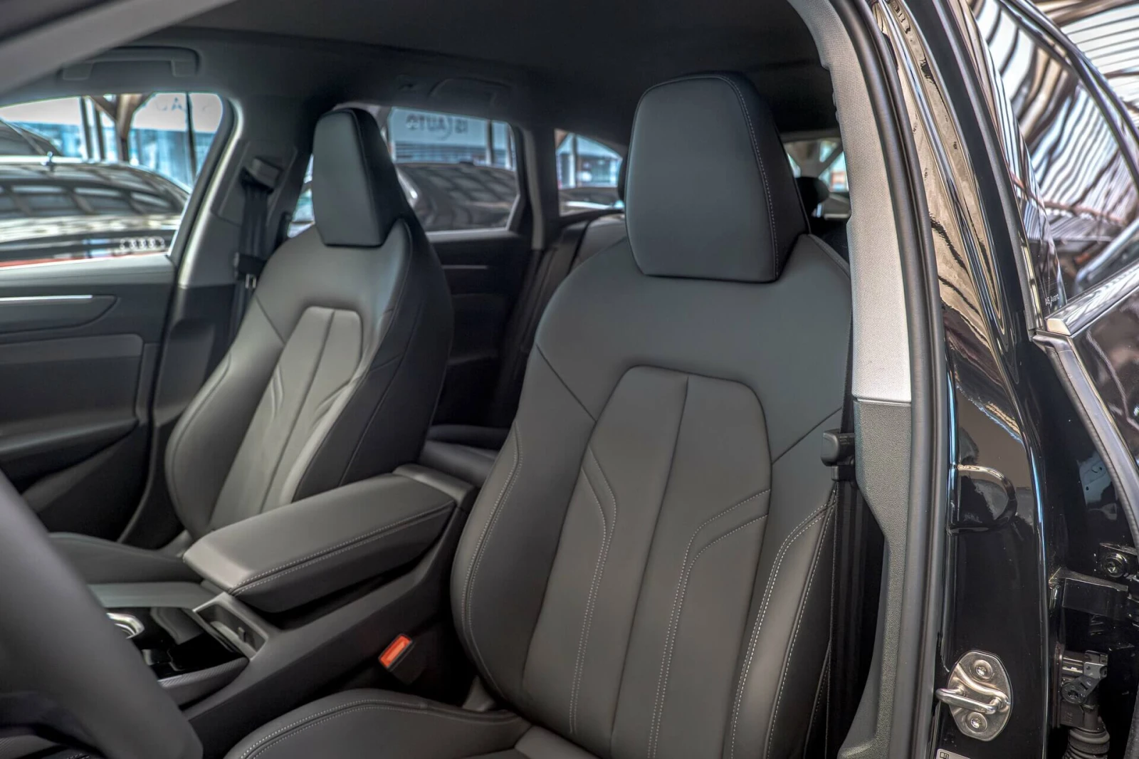 Audi A6 2.0TFSI/Sline/Камера 360/Амбиент/Passenger Displey, снимка 10 - Автомобили и джипове - 53878146