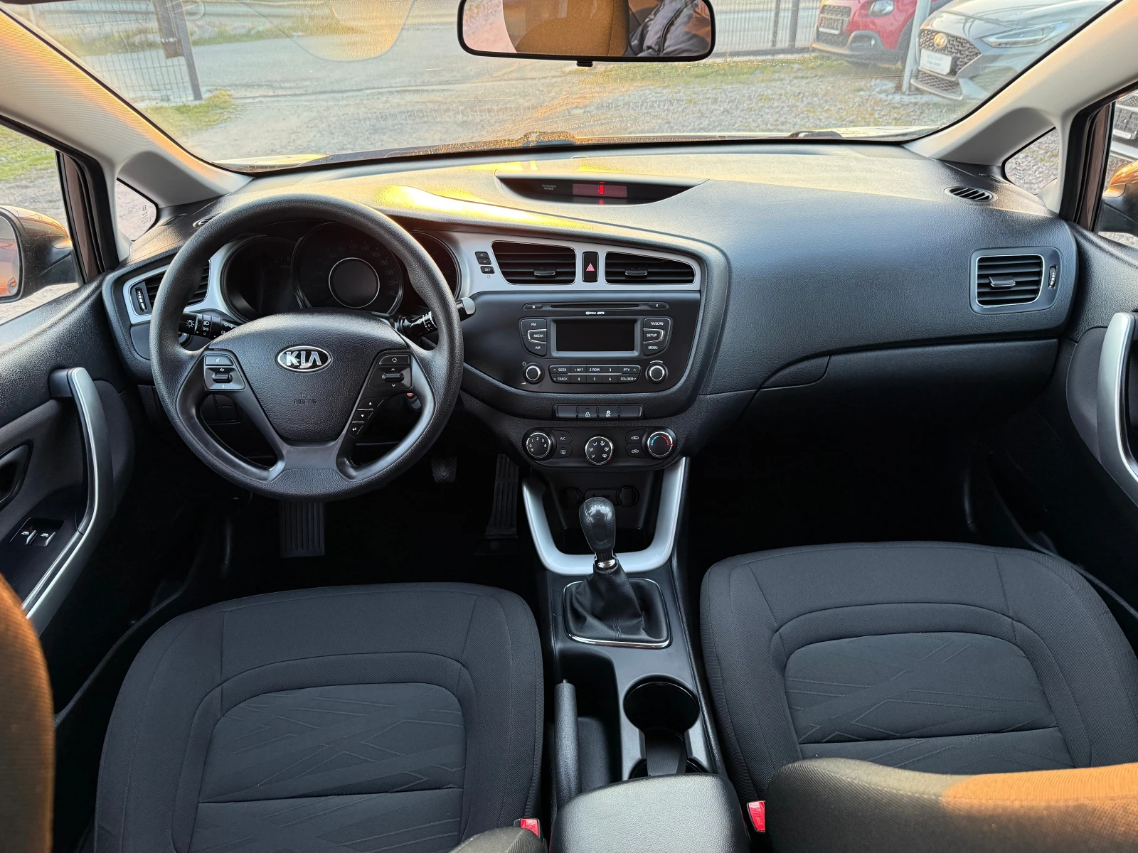Kia Ceed 1.4 i, снимка 11 - Автомобили и джипове - 53878920