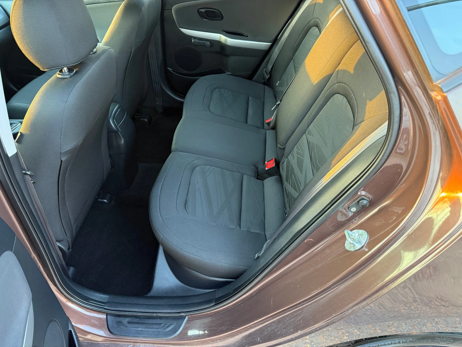 Kia Ceed 1.4 i, снимка 10 - Автомобили и джипове - 53878920