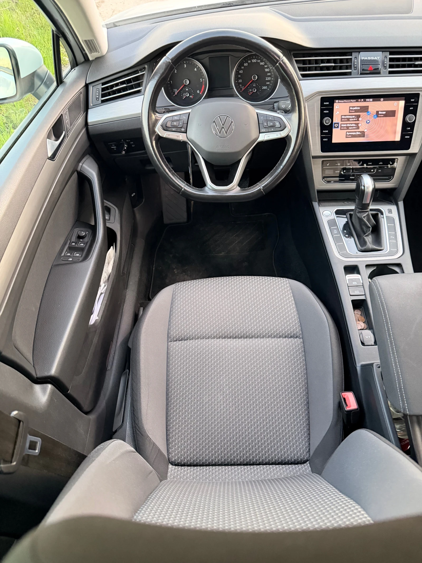 VW Passat 150ps Distronik, снимка 11 - Автомобили и джипове - 54126260