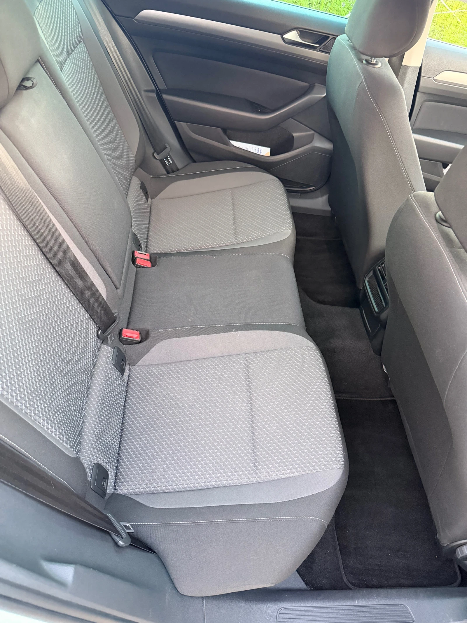 VW Passat 150ps Distronik, снимка 6 - Автомобили и джипове - 54126260