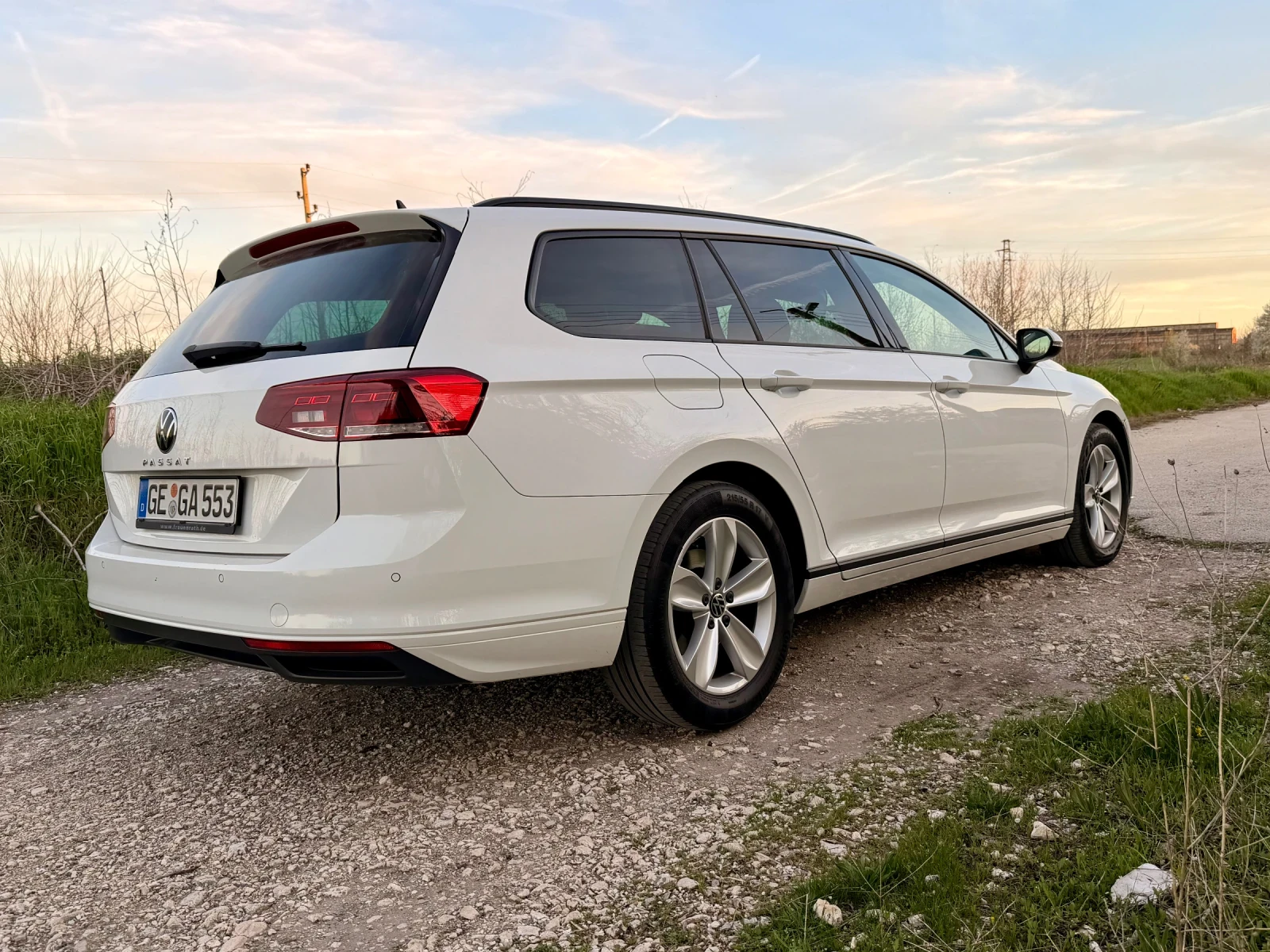 VW Passat 150ps Distronik, снимка 4 - Автомобили и джипове - 54126260