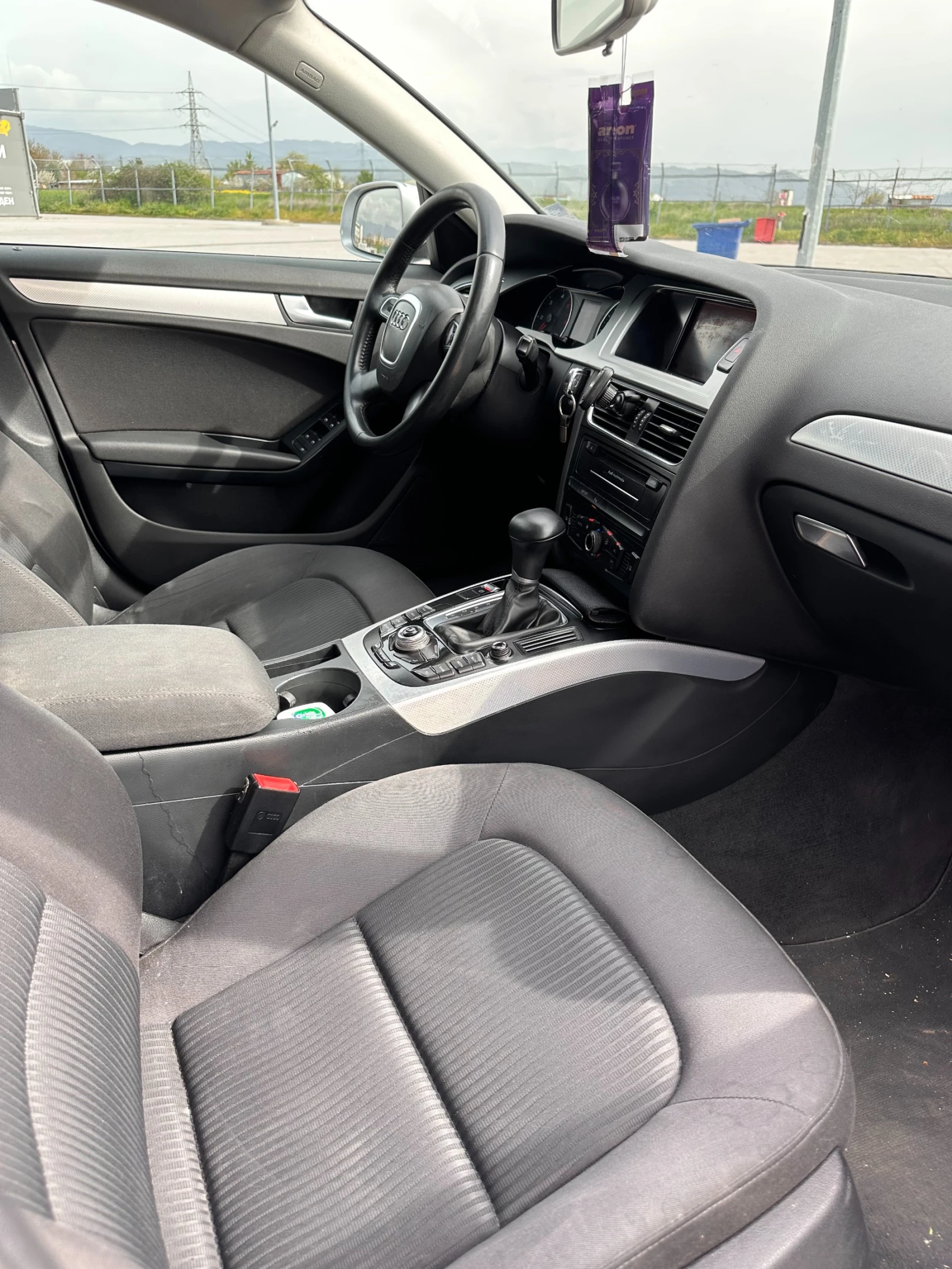 Audi A4 2.0 TDI, снимка 11 - Автомобили и джипове - 54219205