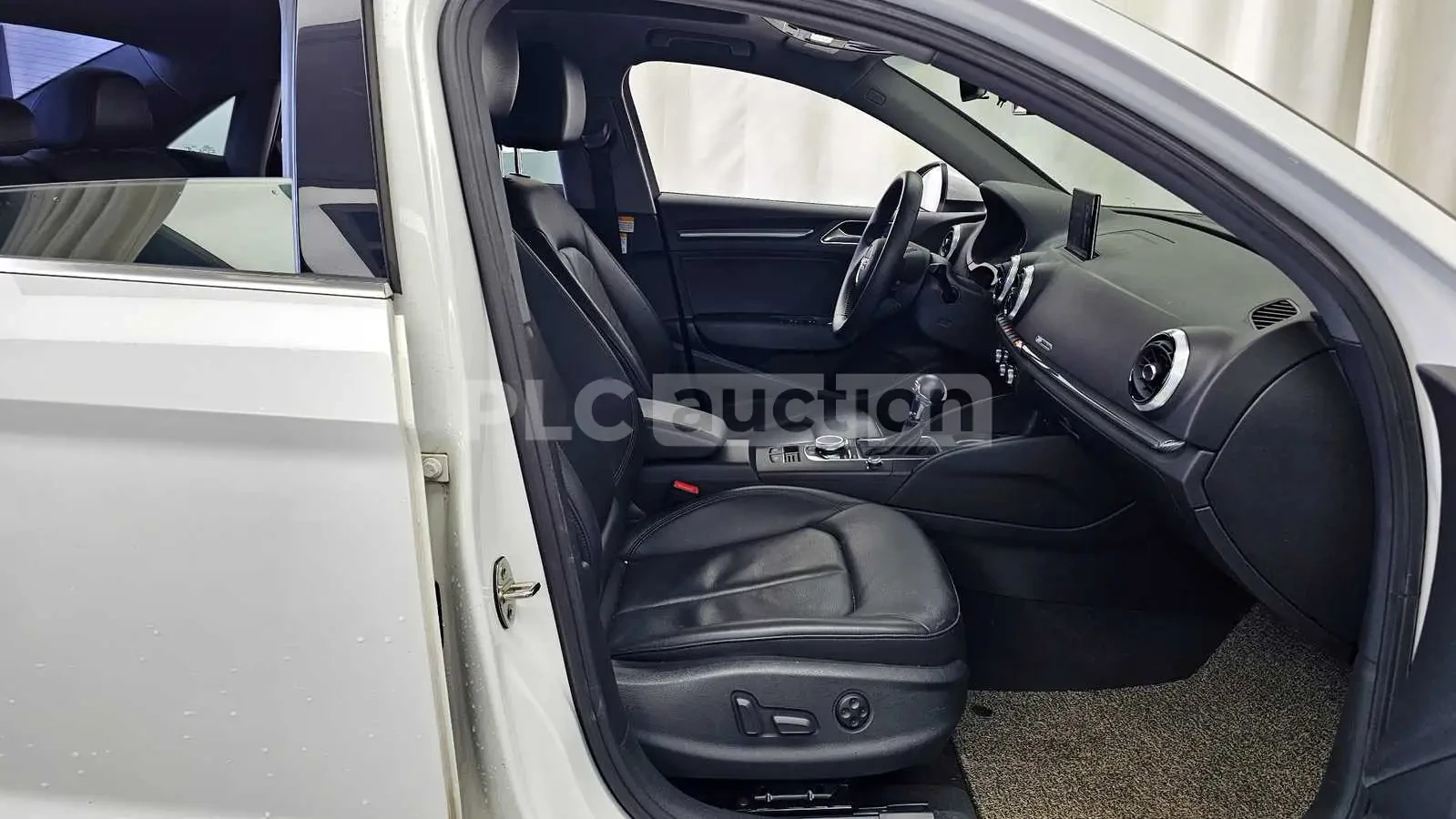 Audi A3 * ПОДГРЕВ * ЛЮК * 40 TFSI, снимка 11 - Автомобили и джипове - 54329957