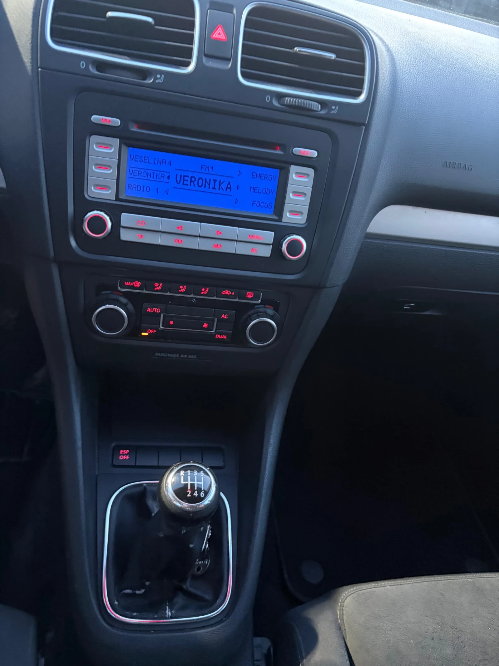 VW Golf, снимка 11 - Автомобили и джипове - 54351989