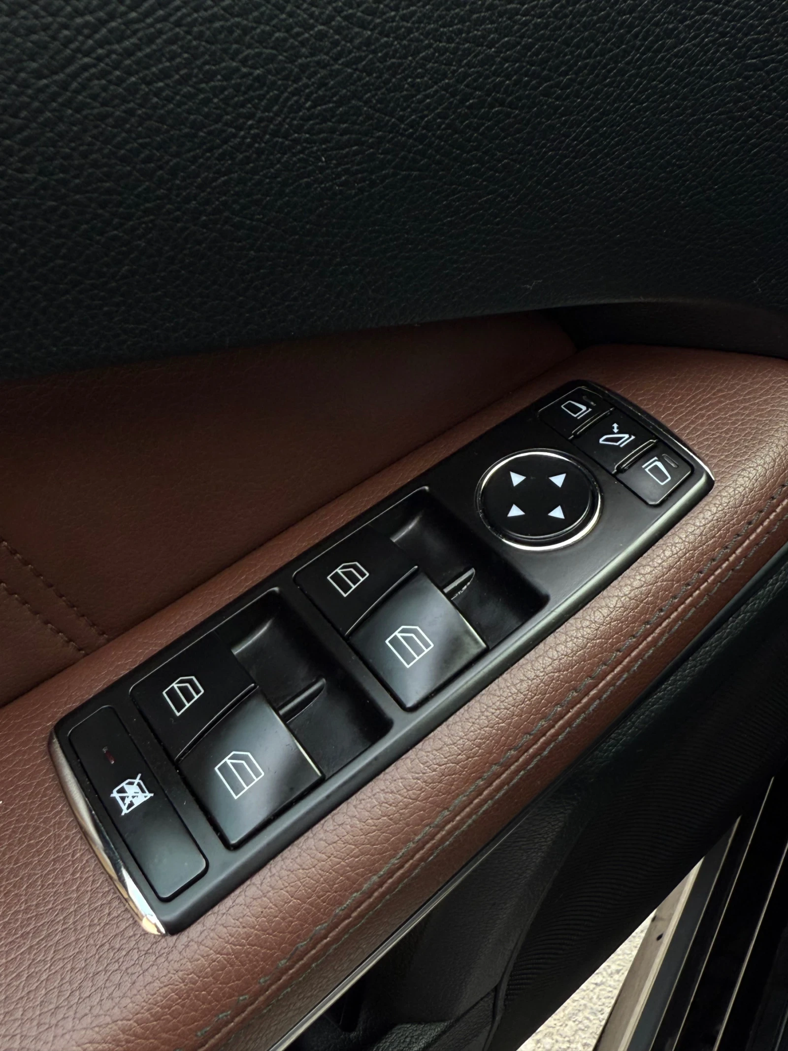 Mercedes-Benz E 350 AMG INDIVIDUAL FULL, снимка 13 - Автомобили и джипове - 54486477