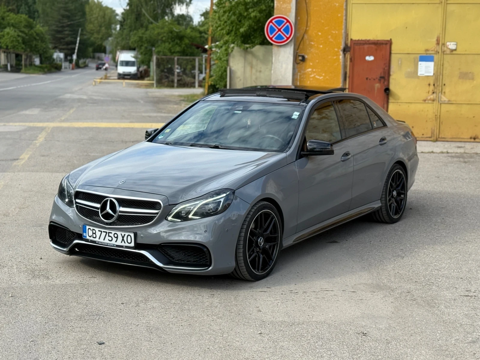 Mercedes-Benz E 350 AMG INDIVIDUAL FULL, снимка 2 - Автомобили и джипове - 54486477